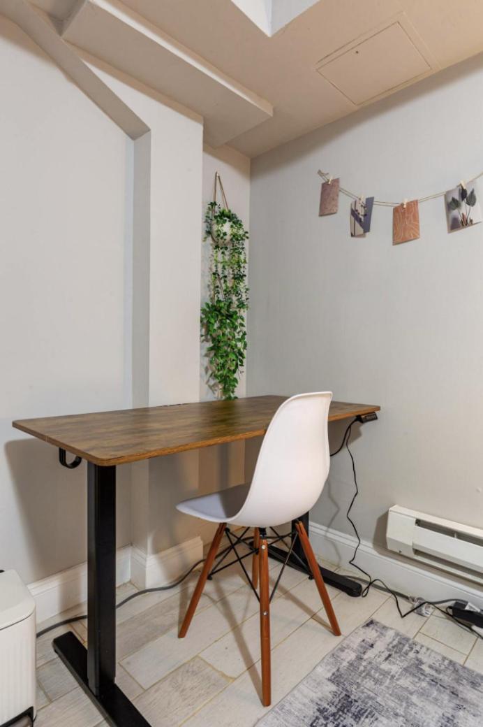 Privatunterkunft Lovely At 3 Bedroom At The Heart Of East Village *